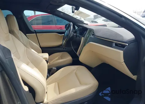 2015 Tesla Model S из США, поврежденный, VIN 5YJSA1E14FF120455